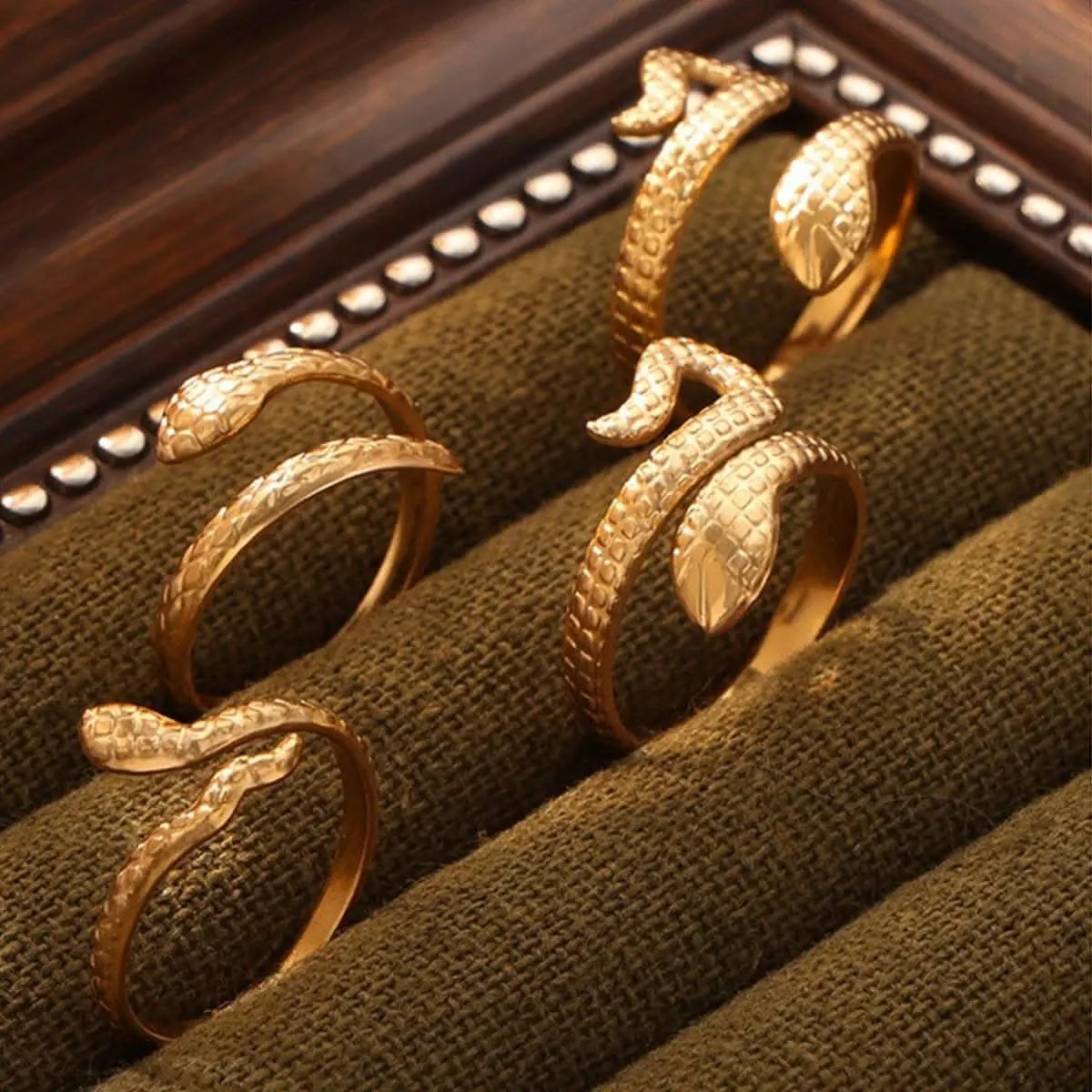 Elegant snake bypass ring - Love Salve